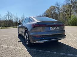 Anfrageformular für audi lieferzeiten infos zu allen modellen jetzt anfragen! Audi E Tron Sportback Kontinuierlich Weiterentwickelt Elektroauto News Net