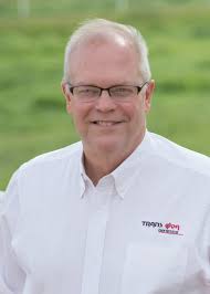 Passion, Vision Put 1980 Graduate at the Forefront of Bovine Genetics