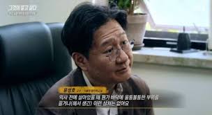 문대통령 적어도 내년까진 확장재정 기조 유지해야. B38lggnuckxmbm