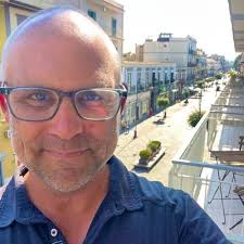 Dr. Danielle Kellogg (@dlkellogg17)