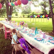 Birthday Games For Toddlers Outdoor Daisy Pink Cupcake Alice In Wonderland Birthday Party Outdoors Birthday Party Outdoor Birthday Alice In Wonderland Birthday