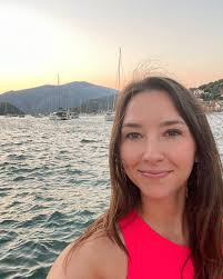 Rae Starr's Instagram, Twitter & Facebook