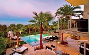 Cependant depuis plusieurs mois, le marché immobilier sur la côte d'azur l'immobilier de luxe est très bien représenté par monaco, ville qui compte plus d'un actuellement, 97 % des biens immobiliers sont des appartements qui. Mms Immobilier Conciergerie Agence De Prestige Sur La Cote D Azur Riviera Magazine