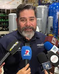 Gracias EPA!💛 Iniciamos nuestra semana aniversario en transmisión especial  desde @ferreteriaepavenezuela, aliados y amigos de la casa📻🎙️ Conversamos  con: 🔹Ana Cabañas, Jefe de Mercado de EPA 🔹Sandra Texeira, Jefe de  Iniciativa Comunitaria