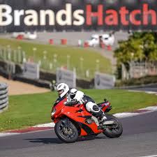 Welcome to driver 61's video circuit guide to brands hatch indy. Brands Hatch Indy Motorbike Track Day Experiences No Limits Trackdays