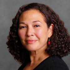 Annette Leach's Instagram, Twitter & Facebook