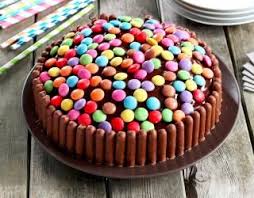 Recette Gateau D Anniversaire En Video Recette Recette De Gateau D Anniversaire Gateau Anniversaire Facile Recette Gateau