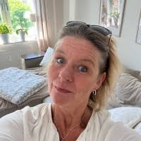 100+ "Lindros" profiles