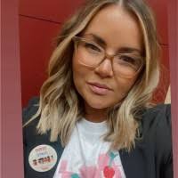 100+ "Lucy Moss" profiles