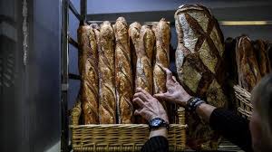Coronavirus Comment Eviter D Etre Contamine Par Une Baguette Achetee Chez Le Boulanger Cnews