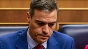 Pedro Sánchez is considering resigning due to the "harassment operation"  against his wife