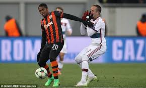 Juventus confirm the permanent signing of brazil international douglas costa in a £35.2m transfer from bayern munich. Bayern Munich Agree 25m Transfer Fee For Shakhtar Donetsk Midfielder Douglas Costa Daily Mail Online