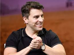 Airbnb announced a $1 billion funding round from new investors monday as it faces an increasingly uncertain market ahead of its planned 2020 initial public offering. Airbnb Announces Plan To Go Public During 2020 In Ipo Business Insider
