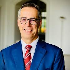 Embajador Paul Garnier в X: „Una caricatura de Carlin para el Día  Internacional de la Mujer. La mujer y la igualdad ...  #DiaInternacionalDeLaMujer #DiaDeLaMujer #Coronavid19 #8M #Carlincatura  https://t.co/jmkHzfKhMY“