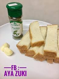 Rasanya garlic butter bread ni adalah menu paling simple dan cepat untuk disediakan sebagai menu sarapan pagi ataupun minum petang untuk keluarga. Cara Buat Garlic Bread Homemade Sedap