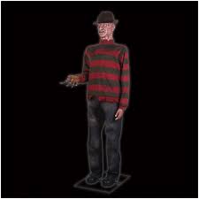 Robert englund cut himself the first time when he tried on the infamous freddy glove. Animated Life Size Freddy Krueger Mad About Horror