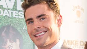 Superstar olympic gymnast simone biles practices an incredible flip. Zac Efron Was Lauft Da Mit Olympia Heldin Simone Biles Bunte De