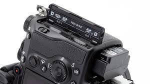 If the tab is in the up position, the memory card is unlocked. Sony Users Are Reporting Issue Using 128gb Sandisk Extreme Sd Cards With A7 Iii Digital Photography Review