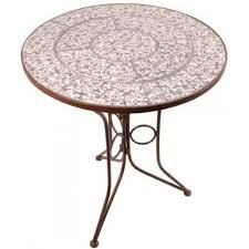 La table et les chaises de jardin en fer forge sont souvent considerees comme meubles qui ne peuvent orner que le jardin anglais. Table De Jardin Fer Forge Et Ceramique Diam 60cm Cdiscount Jardin