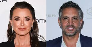 Kyle Richards «tok endelig steget» og hyret skilsmisseadvokater etter  separasjonen fra Mauricio Umansky: «Hun trengte å gå videre» :  r/BravoRealHousewives
