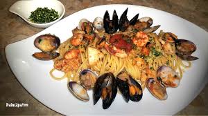 Voici une recette de spaghetti aux fruits de mer italienne très facile à réaliser et très rapide sans pour. Pates Aux Fruits De Mer Et Gremolata Faim2pates Fr