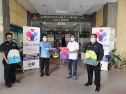 See more of jabatan imigresen malaysia wp kuala lumpur on facebook. Penyerahan Sumbangan Beg Kepada Jabatan Pelajaran Negeri Dana Kita Cikgu Mohd Fadli Salleh Online