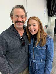 He attended chatsworth high school, where he struggled with stuttering but was also a starter on the baseball team. Nicholas Brendon Pa Twitter Willow And Xander Together Again Wizardworld Buffythevampireslayer Wizardworldportland