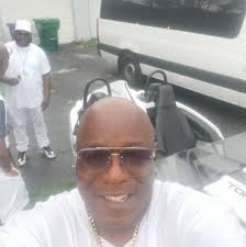 Who serves grits in Grand Rapids?