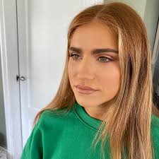 A filter is never needed for my gorgeous little sister ✨💚