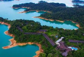 Industri pelancongan di malaysia telah dikenalpasti sebagai pendorong utama di dalam sektor perkhidmatan. Lubok Antu Berpotensi Jadi Destinasi Eko Pelancongan Utama Sarawak Sarawakvoice Com