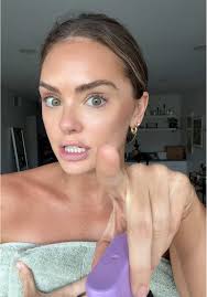 Dark Self Tanner Review: Get Into the Limelight