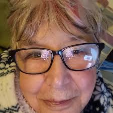 Lola Lowery's Instagram, Twitter & Facebook