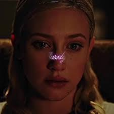 Eloise Cartwright's Instagram, Twitter & Facebook