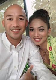 7 Potret Kinaryosih dan Suami Bule, 12 Tahun Menikah Tetap Mesra