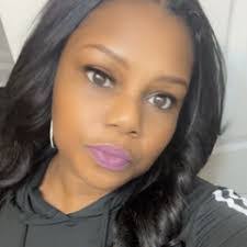 Sandra Shuman's Instagram, Twitter & Facebook