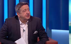 #bayer zsolt #országos vérellátó szolgálat #bayer zsolt felesége #bayerné matusovits andrea. Bayer Zsolt Hadhazynak Vegrehajtani Pedig A Lonak A Faszat Fogja Szmo Hu