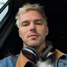 halcy. (@heartchrowm)