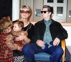 Melinda kae wilson is an american talent manager who is the second wife and longtime manager of brian wilson of the beach boys. Facebook