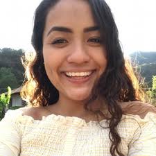 Liz Monroy (@AbercromLiz)