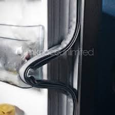 Ini mungkin berpunca dari keadaan getah pada pintu tidak ketat dengan badan peti sejuk. V Cool Engineering Services Getah Pintu Peti Sejuk