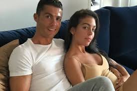 Georgina rodríguez dedicó un romántico mensaje a cristiano ronaldo por sus cumpleaños número 36. Ø¨Ø¹Ø¯ Ø¥Ù†Ø¬Ø§Ø¨ Ø·ÙÙ„ØªÙ‡Ø§ Ø¬ÙˆØ±Ø¬ÙŠÙ†Ø§ Ø±ÙˆØ¯Ø±ÙŠØ¬Ø±Ø² Ù…Ù† Ø§Ù„Ø£Ø²ÙŠØ§Ø¡ Ù„Ù‚Ù„Ø¨ Ø±ÙˆÙ†Ø§Ù„Ø¯Ùˆ Ø¹ÙŠÙ†