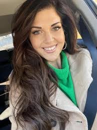 Dana Bradley's Instagram, Twitter & Facebook