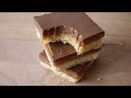 Weitere ideen zu twix kuchen, kuchen, essen. Twix Vom Blech Selber Machen Rezept Twix Bar Sheet Cake Recipe Eng Subs Youtube