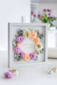 Ein zauberhaftes fotogeschenk unterstreicht die bedeutsame atmosphäre dieses tages und zeigt dem brautpaar, dass sie ihm alles gute für die gemeinsame zukunft wünschen. Diy Geschenkidee Geldgeschenk Fur Hochzeit Und Geburtstag Diy Geschenke Hochzeit Geldgeschenke Hochzeit Basteln Geschenkideen Hochzeit