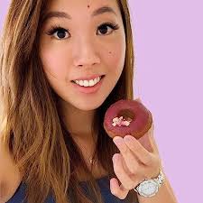 12 to 1 with Adrian Abraham : MONEY FM 89.3: Amazon.in: Books