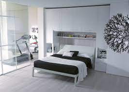 La tipologia linea è quella più semplice che si sviluppa lungo una sola parete della stanza con comodini, ripiani e con tante sezioni e scompartimenti dove adagiare tutto il guardaroba. Camere Matrimoniali A Ponte Salvaspazio