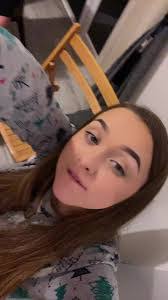 Leah Barry's Instagram, Twitter & Facebook