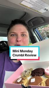 Mini Mondays are back with @Crumbl Cookies! Featuring my all time favorite  cookie, Peanut Butter Munch!!! #crumbl #crumblcookiesoftheweek  #crumblcookiereview #utahcookies #muddybuddy