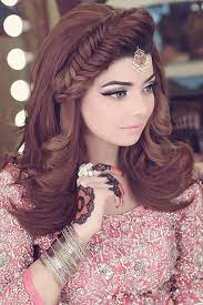 What Is Maang Tikka How To Style It The Right Way Front Hair Styles Engagement Hairstyles Beautiful Bridal Makeup