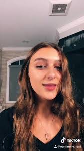 Sasha Duff's Instagram, Twitter & Facebook